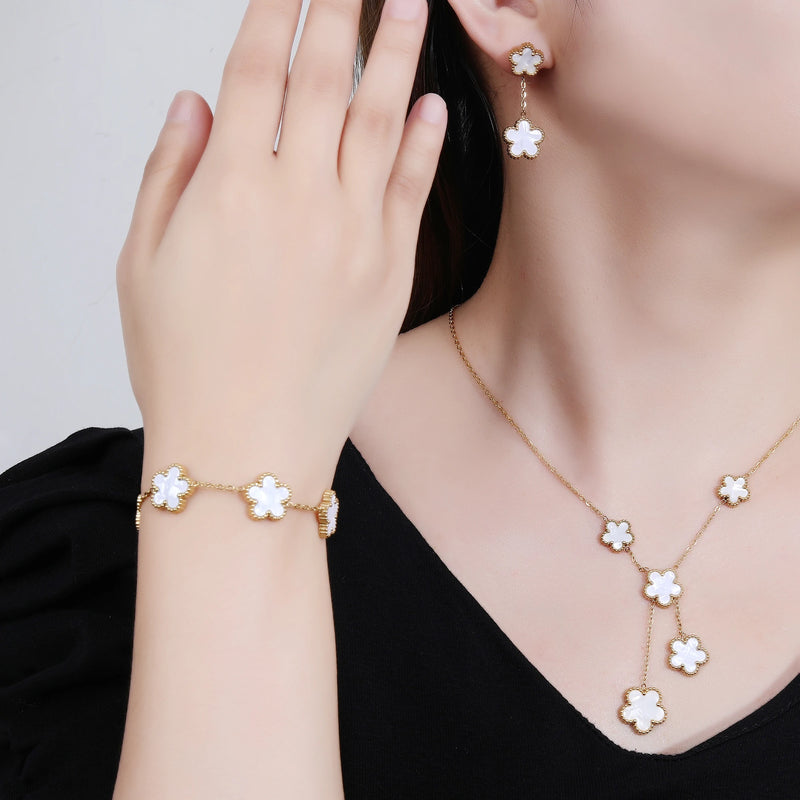 3Pcs 18k Gold-Plated Five-Leaf Flower Necklace Earrings Bracelet Jewelry Set For Woman Fashion Party Jewelry Daily Wear Clover